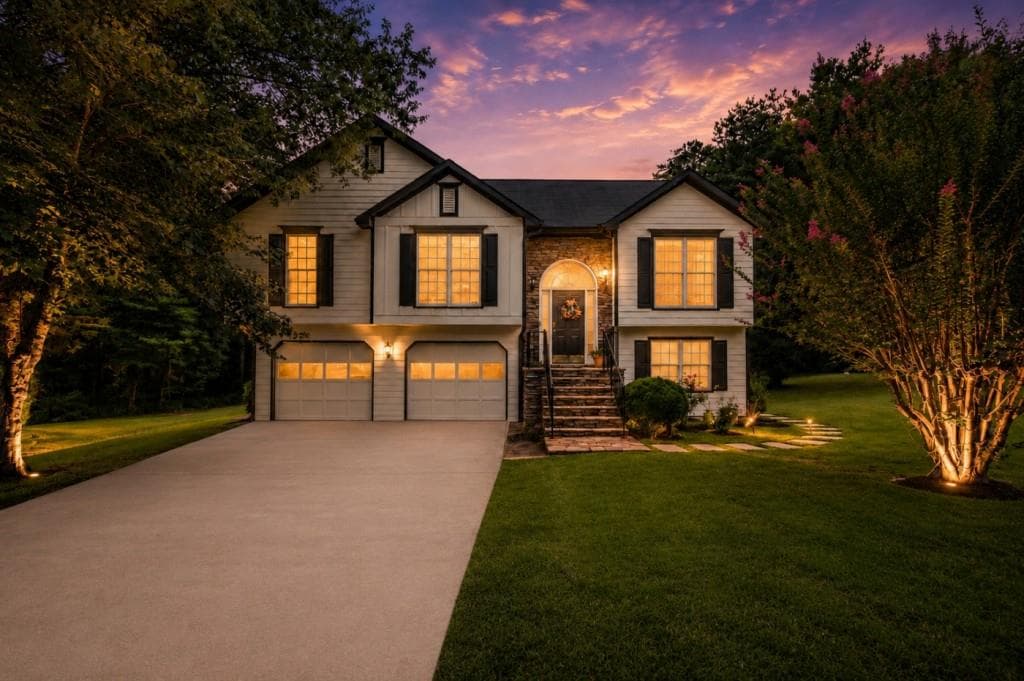 5 bedroom, 3 bathroom, 2,179 sq ft single family residence for sale at 1605 Watson Ridge Trail, Lawrenceville, GA 30045