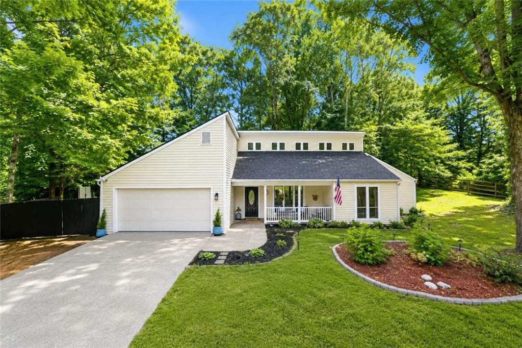 3 bedroom, 2 bathroom, 1,734 sq ft single family residence sold at 539 Charing Cross Drive, Marietta, GA 30066