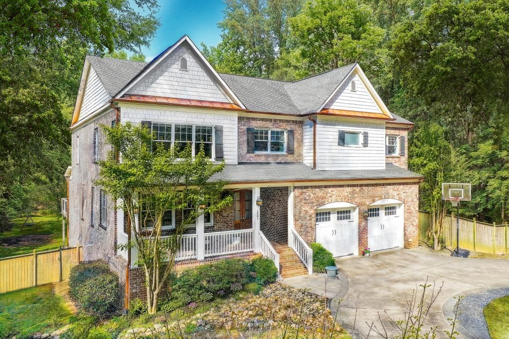6 bedroom, 5 bathroom, 7,500 sq ft single family residence sold at 1501 Brawley Circle, Atlanta, GA 30319