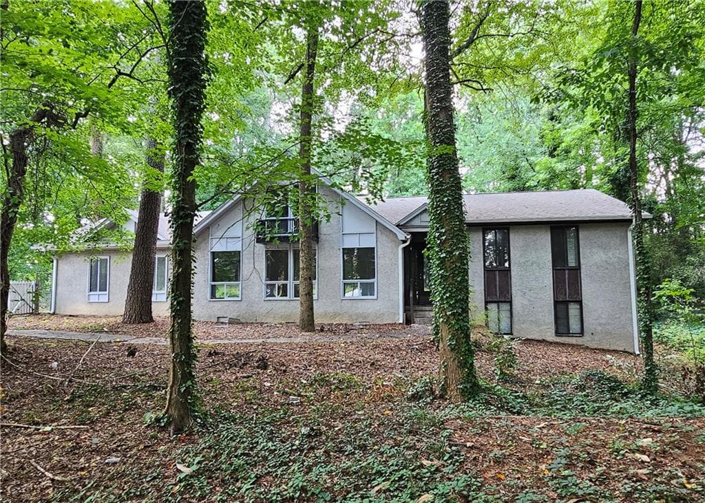 3 bedroom, 2 bathroom, 1,792 sq ft single family residence under contract at 3000 Collier Drive, Atlanta, GA 30318
