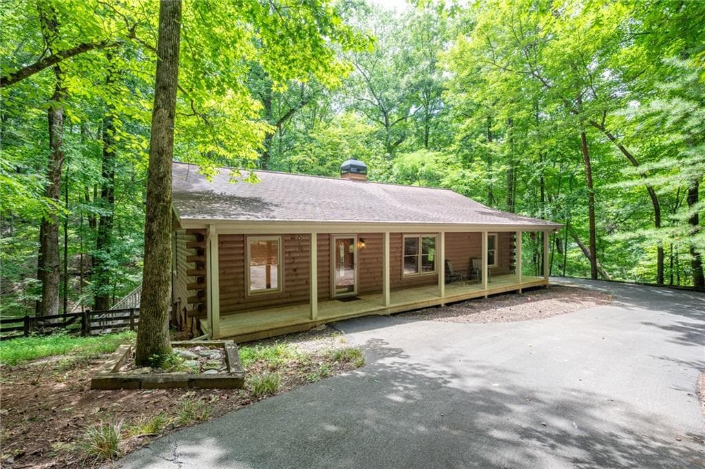3 bedroom, 2 bathroom, 1,421 sq ft single family residence for sale at 415 Sunset Court, Jasper, GA 30143