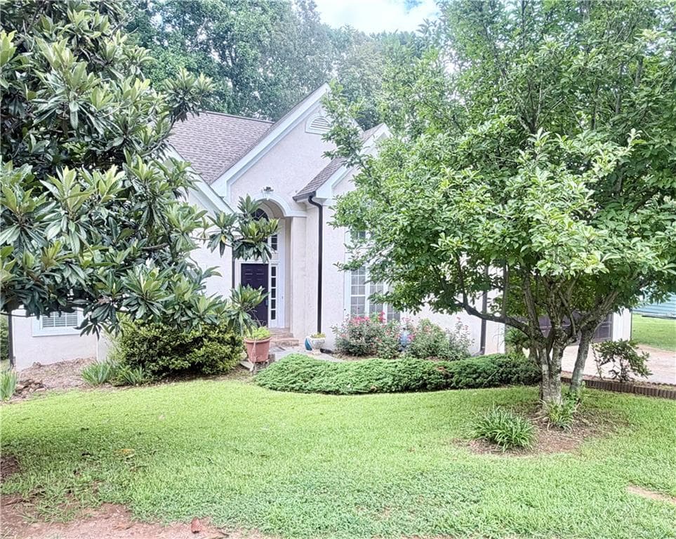 3 bedroom, 2 bathroom, 1,133 sq ft single family residence under contract at 345 WINCHESTER Way, Woodstock, GA 30188