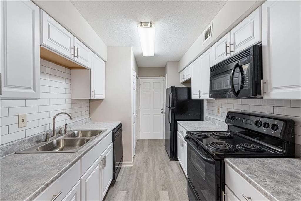 2 bedroom, 2 bathroom, 1,424 sq ft condominium for sale at 3028 Parc Lorraine, Lithonia, GA 30058