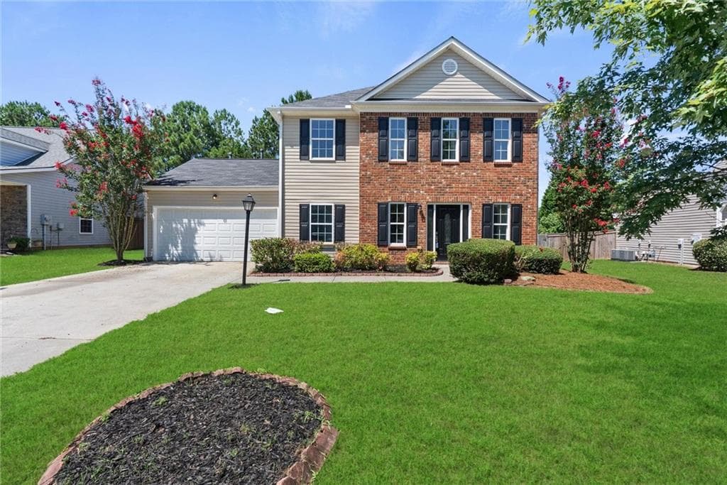 3 bedroom, 3 bathroom single family residence under contract at 3913 Willow Fields Court, Loganville, GA 30052