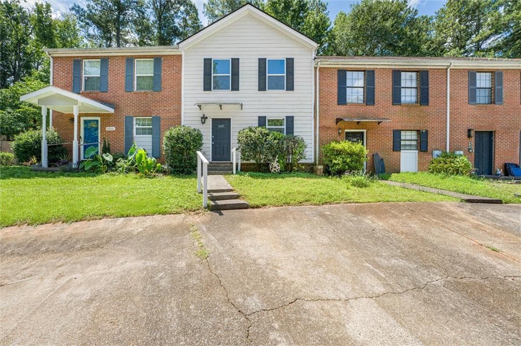 2 bedroom, 3 bathroom, 1,320 sq ft townhouse for sale at 6005 Pat Mell Place, Smyrna, GA 30080