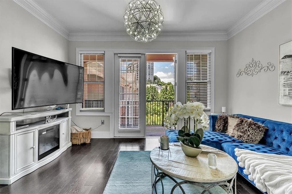 1 bedroom, 1 bathroom, 1,021 sq ft condominium for sale at 3621 Vinings Slope 2525, Atlanta, GA 30339