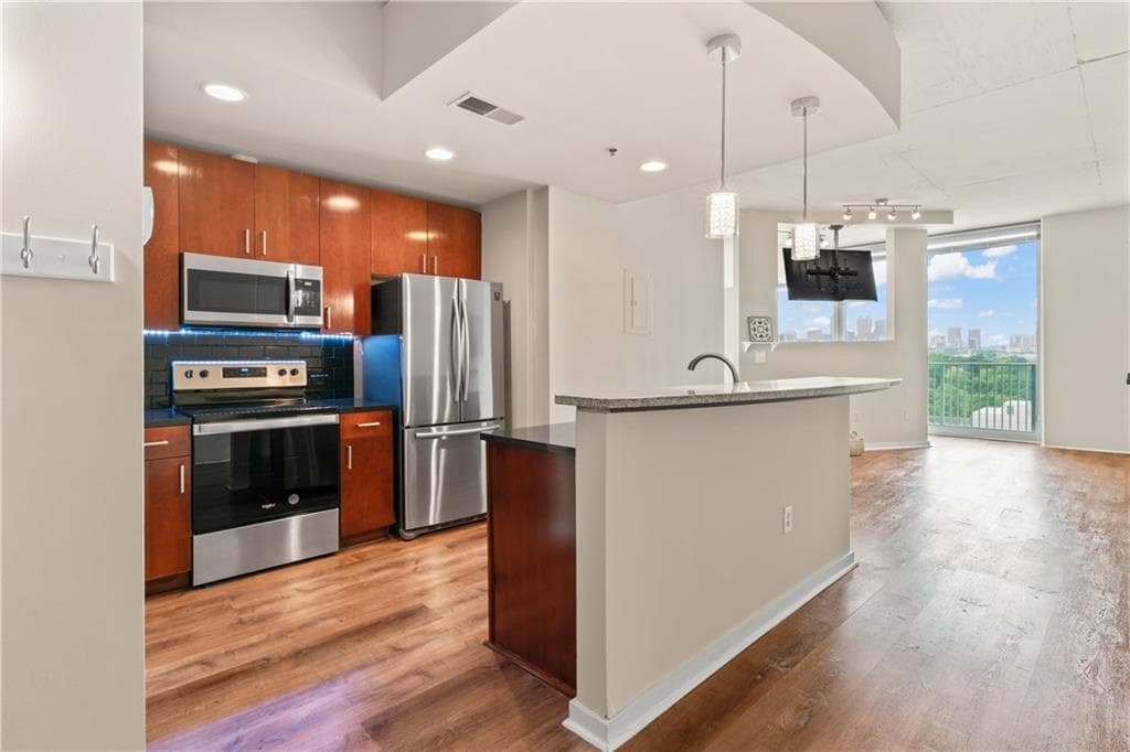 1 bedroom, 1 bathroom, 695 sq ft condominium for sale at 361 17th Street 1021, Atlanta, GA 30363