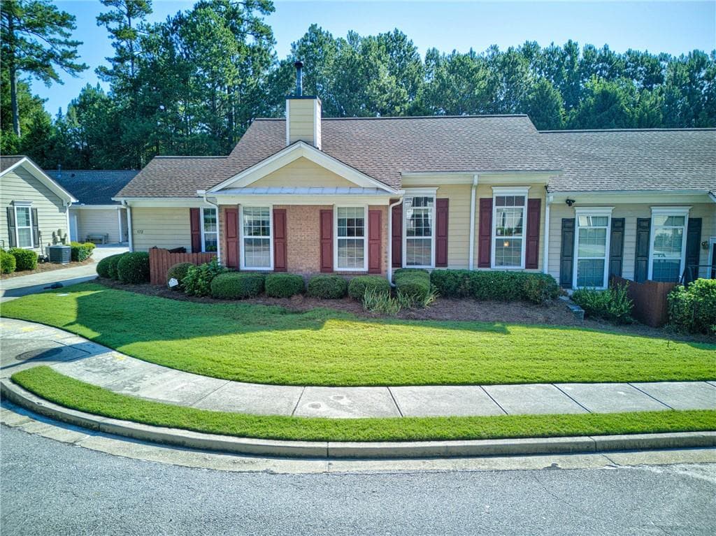 2 bedroom, 2 bathroom, 1,314 sq ft townhouse for sale at 172 Camry Lane, Grayson, GA 30017