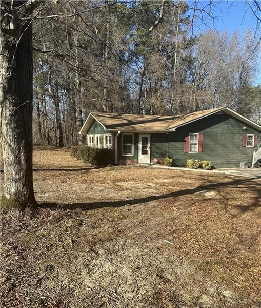 3 bedroom, 2 bathroom, 1,616 sq ft single family residence for sale at 10 Dial Road, Monroe, GA 30655