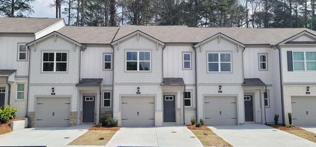 3 bedroom, 3 bathroom, 1,418 sq ft townhouse for sale at 2293 Jamin Bend 63, Lithonia, GA 30058