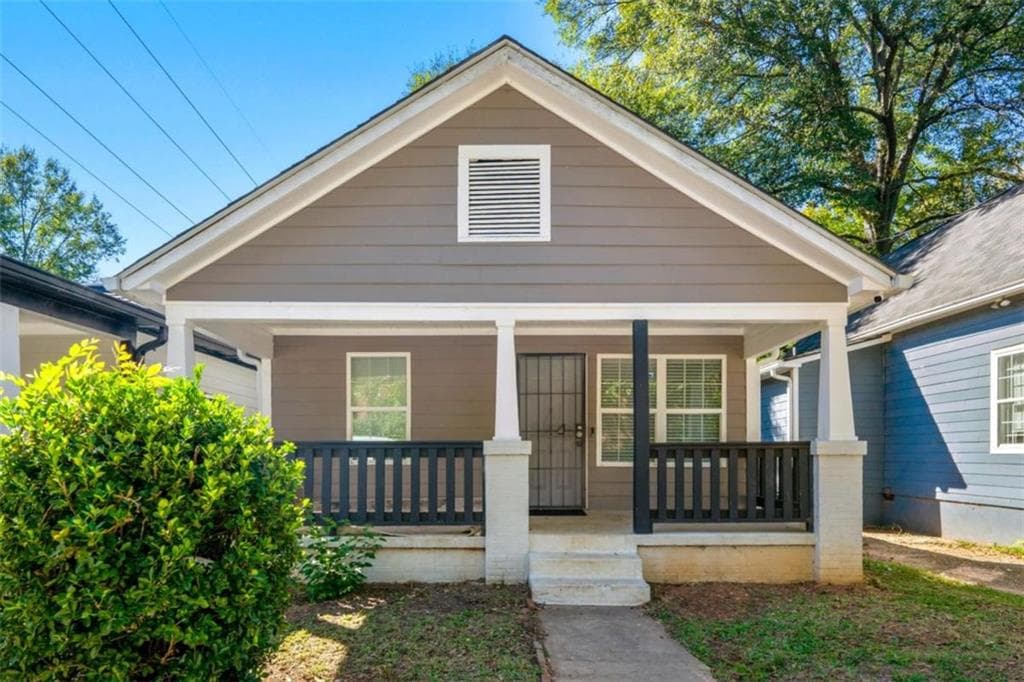 3 bedroom, 2 bathroom, 1,099 sq ft single family residence for sale at 889 Smith Street, Atlanta, GA 30310
