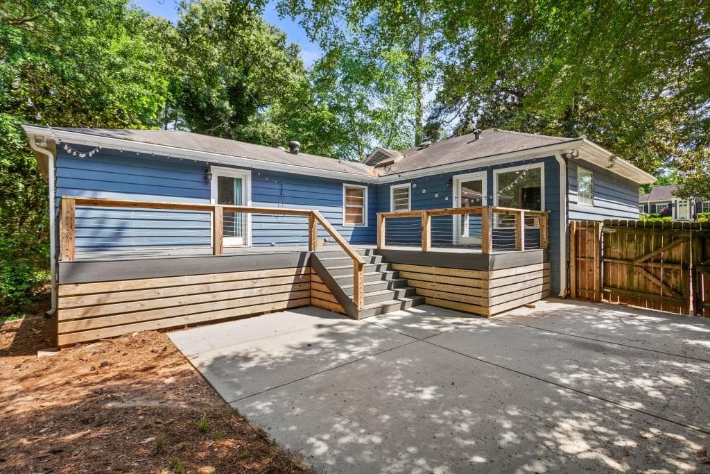 3 bedroom, 2 bathroom, 2,081 sq ft single family residence sold at 984 Lindridge Way, Atlanta, GA 30324