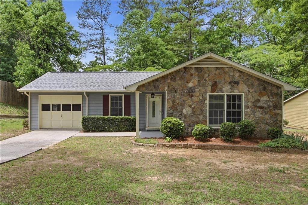 3 bedroom, 2 bathroom, 1,310 sq ft single family residence sold at 1171 Salisbury Trail, Riverdale, GA 30296
