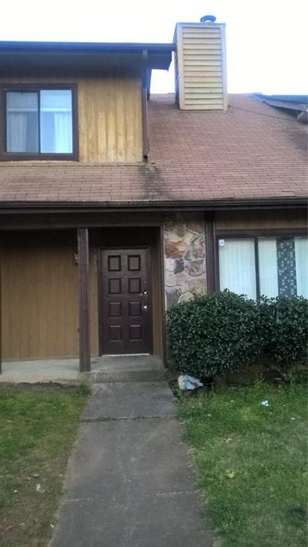 3 bedroom, 2 bathroom, 1,480 sq ft townhouse for sale at 5810 Trent Walk Drive, Lithonia, GA 30038