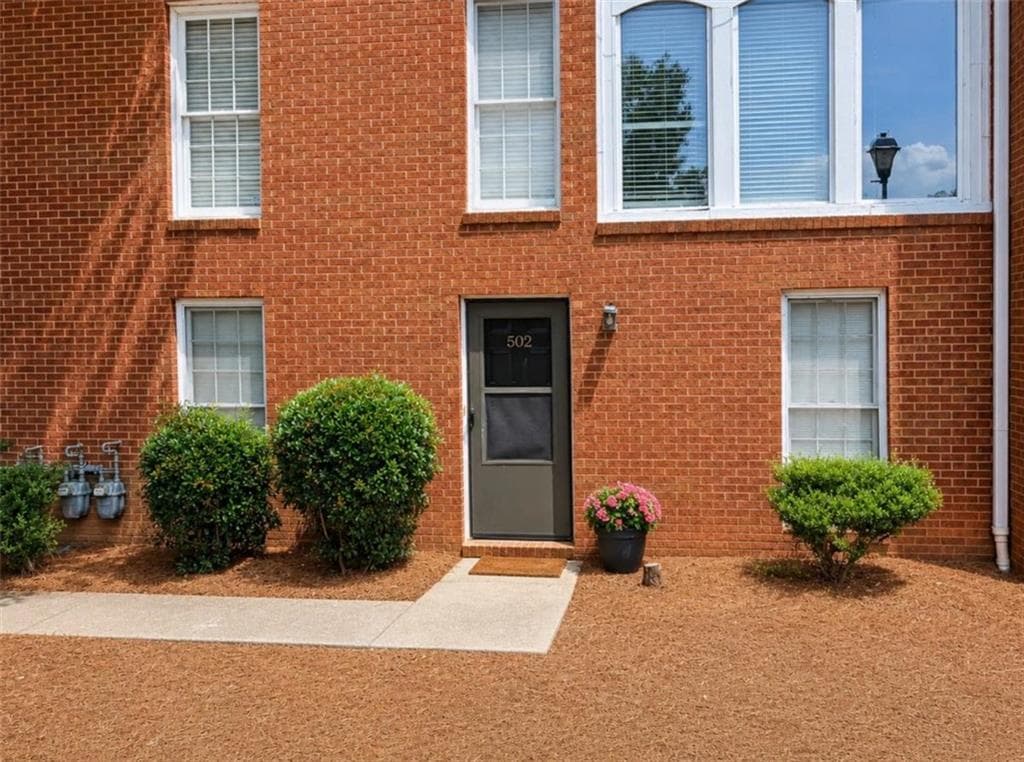 2 bedroom, 2 bathroom, 1,147 sq ft condominium for sale at 1166 Booth Road, Marietta, GA 30008