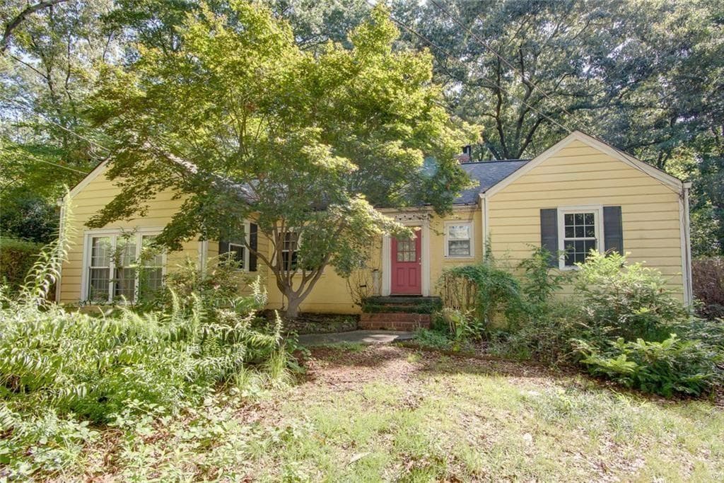 3 bedroom, 1 bathroom, 1,490 sq ft single family residence under contract at 453 N Pineview Court, Decatur, GA 30030