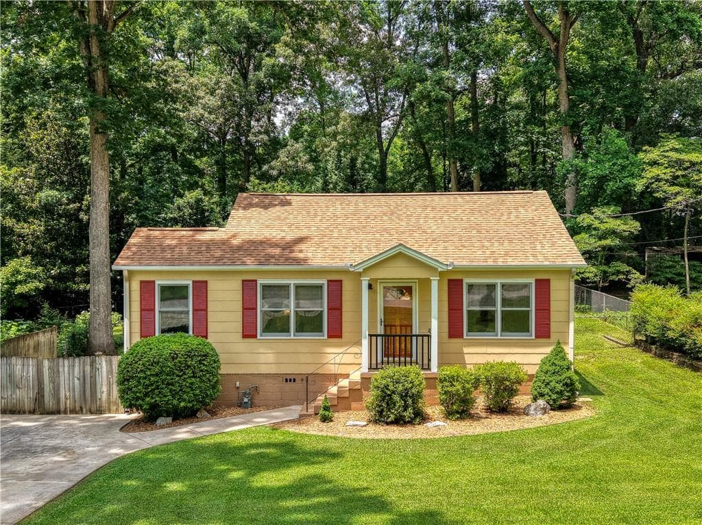 2 bedroom, 1 bathroom, 1,459 sq ft single family residence for sale at 515 Scott Circle, Decatur, GA 30033