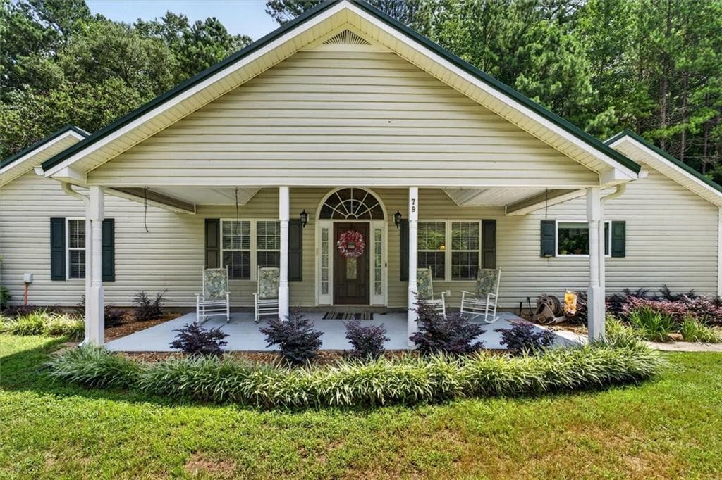 3 bedroom, 3 bathroom, 2,435 sq ft single family residence for sale at 79 Chestnut Path, Dallas, GA 30132