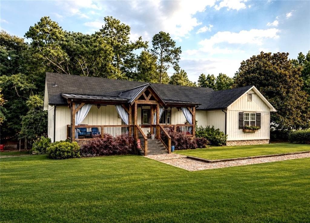 4 bedroom, 4 bathroom, 3,160 sq ft single family residence for sale at 8401 Norris Lake Way, Snellville, GA 30039