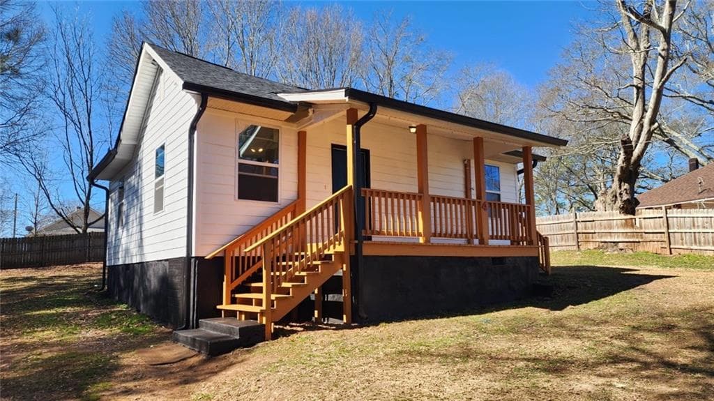 2 bedroom, 1 bathroom, 719 sq ft single family residence for sale at 4 Arnco 2nd Street, Newnan, GA 30263