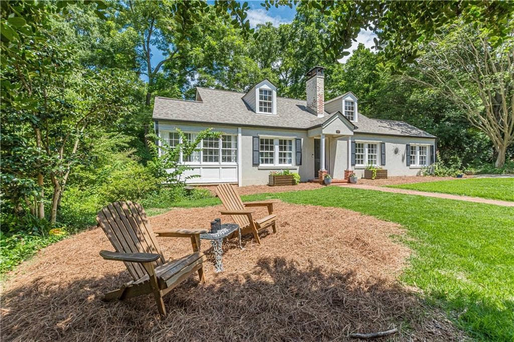 3 bedroom, 2 bathroom, 1,877 sq ft single family residence for sale at 17 Northside Drive, Newnan, GA 30263