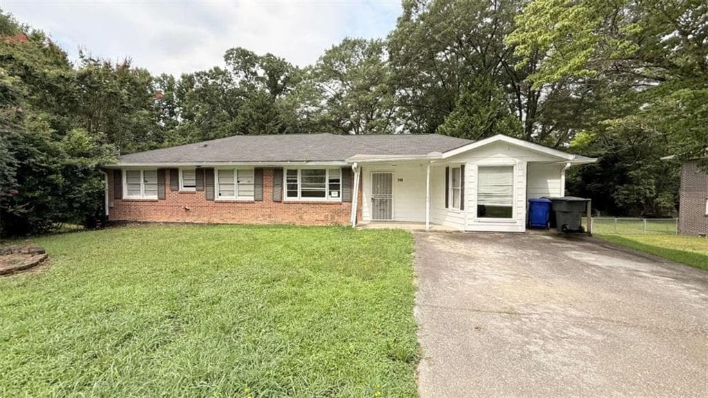 3 bedroom, 3 bathroom, 2,072 sq ft single family residence under contract at 748 Greenhill Drive, Conyers, GA 30012