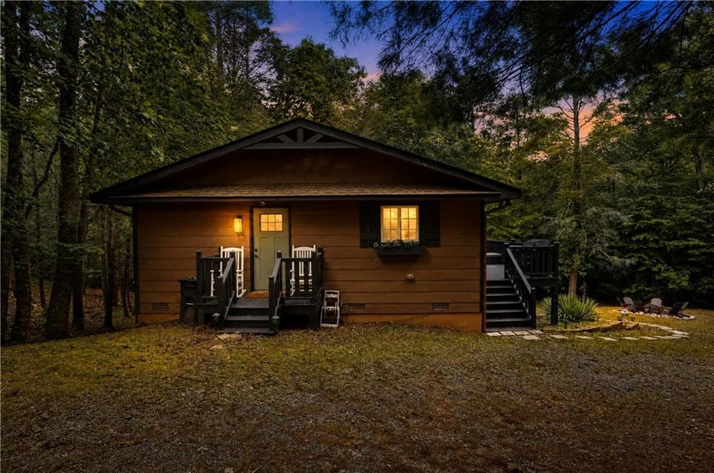 3 bedroom, 2 bathroom, 1,568 sq ft single family residence for sale at 333 Bent Wood Lane, Blue Ridge, GA 30513