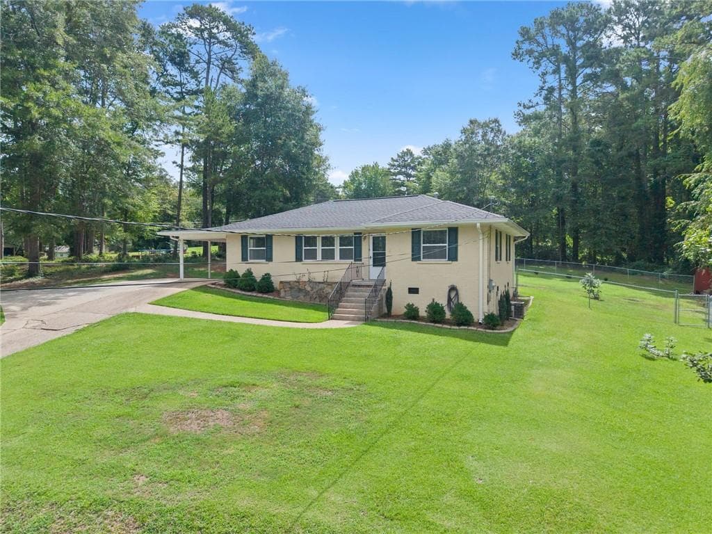 47 Cherokee Boulevard, Toccoa, GA 30577 — most recent listing photo