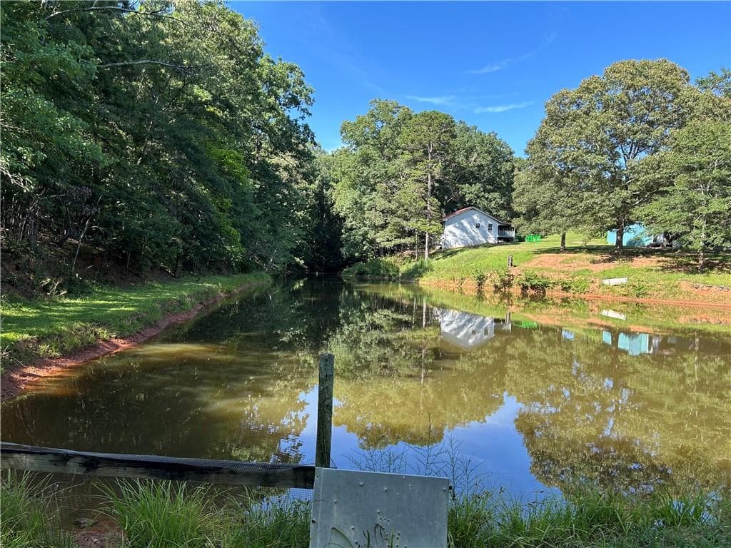5 bedroom, 1 bathroom, 1,984 sq ft single family residence for sale at 2398 James Springs Road, Danielsville, GA 30633