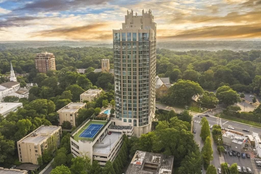 2 bedroom, 3 bathroom, 1,594 sq ft condominium for sale at 2795 Peachtree Road 805, Atlanta, GA 30305