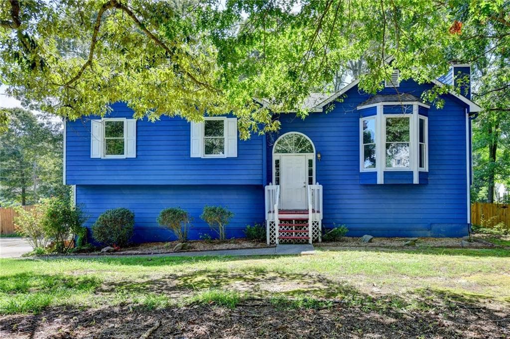 3 bedroom, 2 bathroom, 1,228 sq ft single family residence for sale at 18 Silverthorne Court, Douglasville, GA 30134