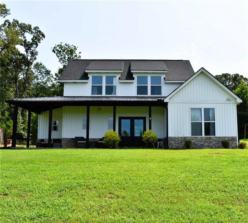 3 bedroom, 3 bathroom, 2,101 sq ft single family residence for sale at 533 Lively Road, Waco, GA 30182