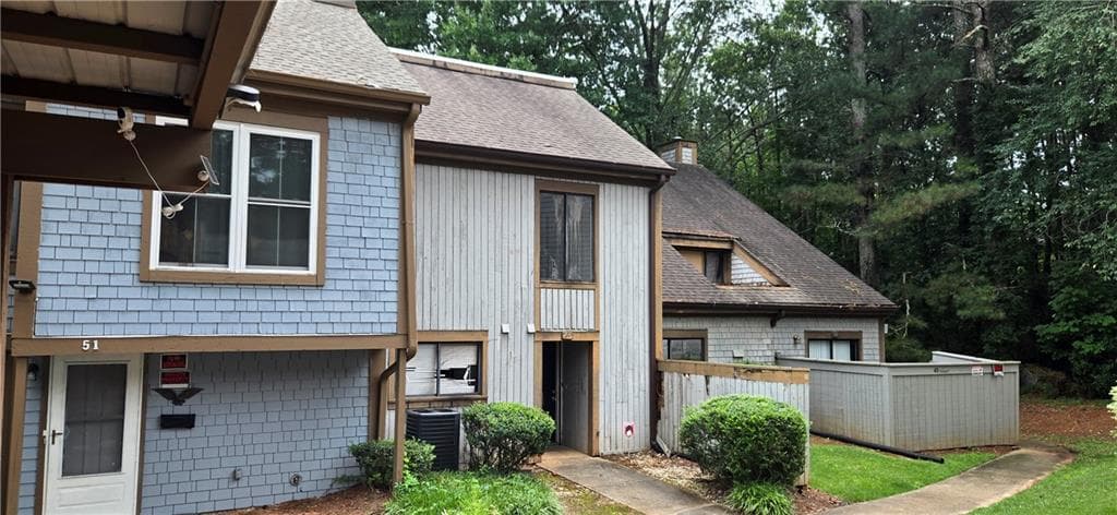 2 bedroom, 3 bathroom, 1,498 sq ft condominium sold at 50 Willowick Court, Lithonia, GA 30038