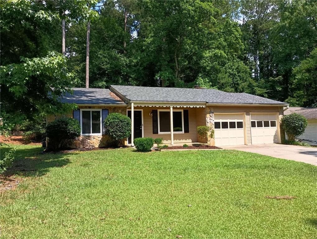 3 bedroom, 2 bathroom, 1,188 sq ft single family residence under contract at 255 Hembree Forest Circle, Roswell, GA 30076