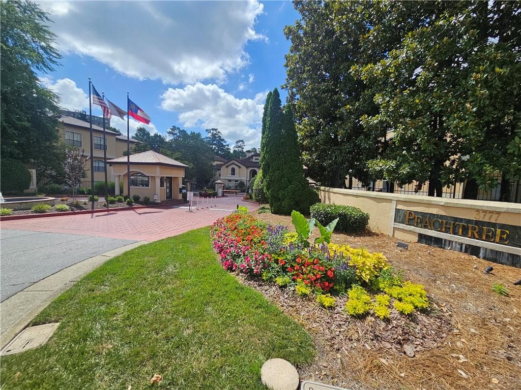 3 bedroom, 2 bathroom, 1,402 sq ft condominium for sale at 3777 Peachtree Road 513, Atlanta, GA 30319