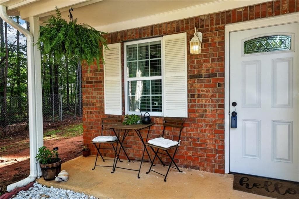 2 bedroom, 2 bathroom, 992 sq ft single family residence sold at 6823 Lakewood Terrace, Douglasville, GA 30135