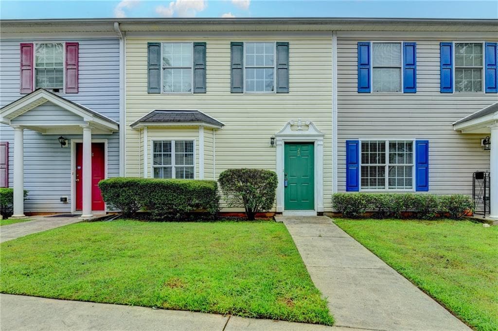 2 bedroom, 3 bathroom, 1,200 sq ft condominium under contract at 990 Harbins Road 2D, Norcross, GA 30093