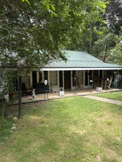 3 bedroom, 1 bathroom, 864 sq ft single family residence for sale at 20 S Scruggs Street, Mountain City, GA 30562