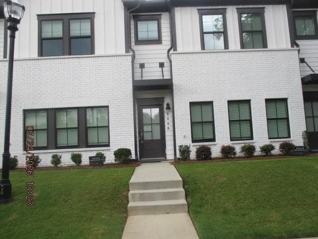 3 bedroom, 3 bathroom, 1,513 sq ft townhouse for sale at 2406 Lakeshore Lane, Atlanta, GA 30316