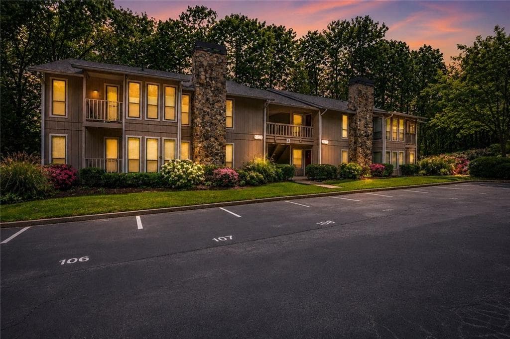 2 bedroom, 2 bathroom, 1,182 sq ft condominium for sale at 3843 Woodridge Way, Tucker, GA 30084
