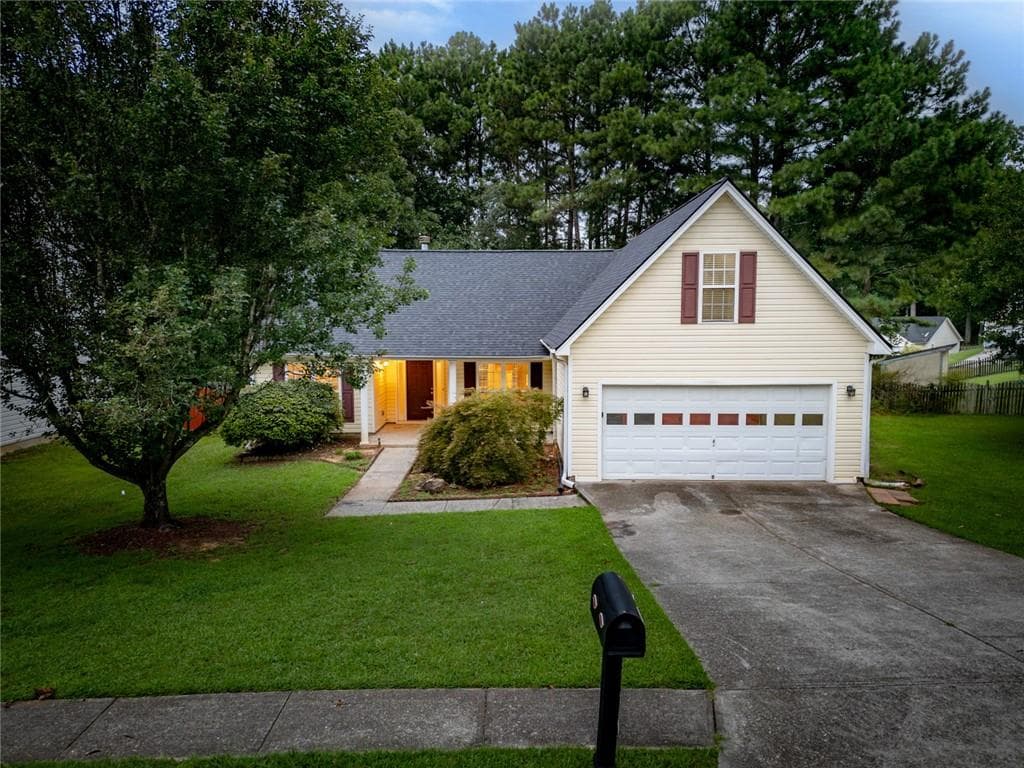 4 bedroom, 2 bathroom, 1,804 sq ft single family residence under contract at 1820 Fort Daniels Trail, Dacula, GA 30019