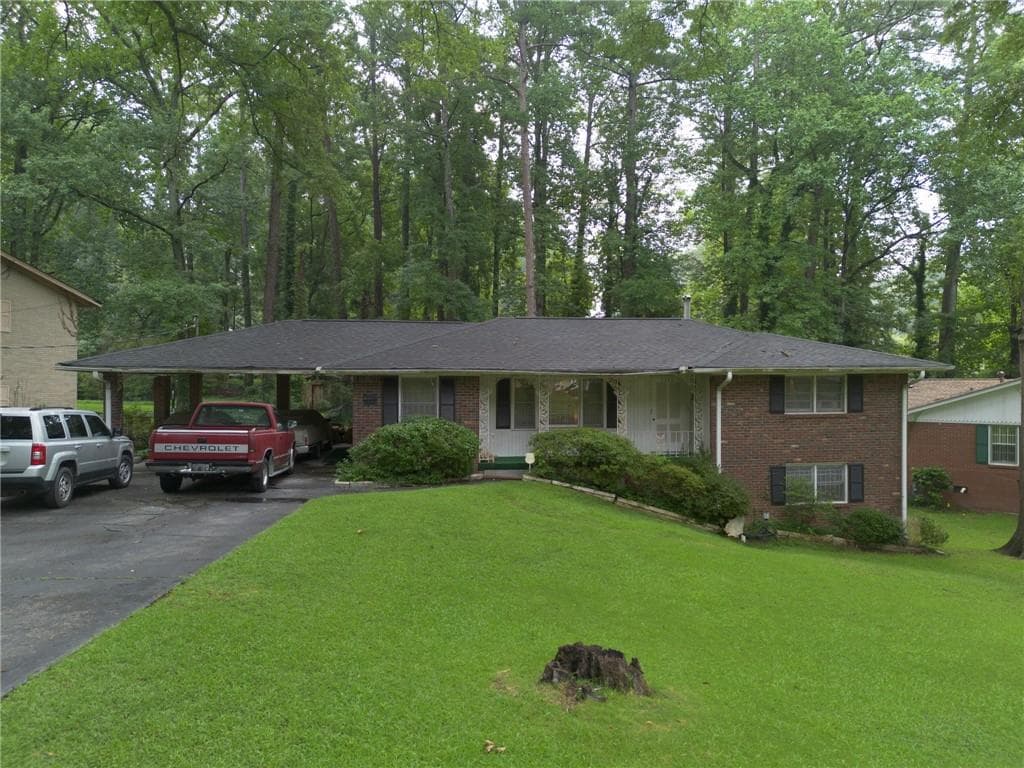 3 bedroom, 3 bathroom, 1,627 sq ft single family residence sold at 2738 Black Forest Trail, Atlanta, GA 30331