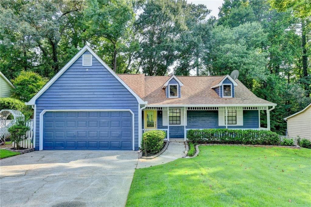 3 bedroom, 2 bathroom, 1,328 sq ft single family residence under contract at 1122 Realm Lane, Lawrenceville, GA 30044