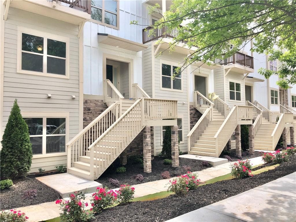 3 bedroom, 4 bathroom, 2,008 sq ft townhouse for sale at 3092 Quantum Lane, Atlanta, GA 30341