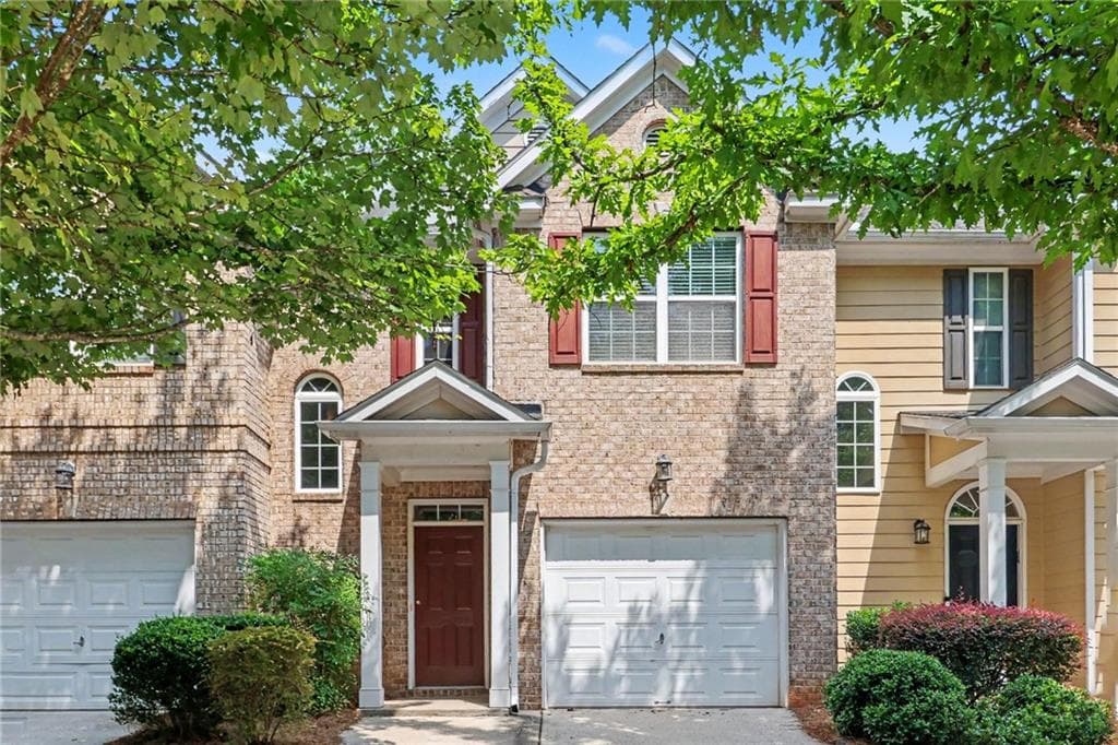2 bedroom, 3 bathroom, 1,592 sq ft townhouse for sale at 2870 Cross Creek Court, Cumming, GA 30040