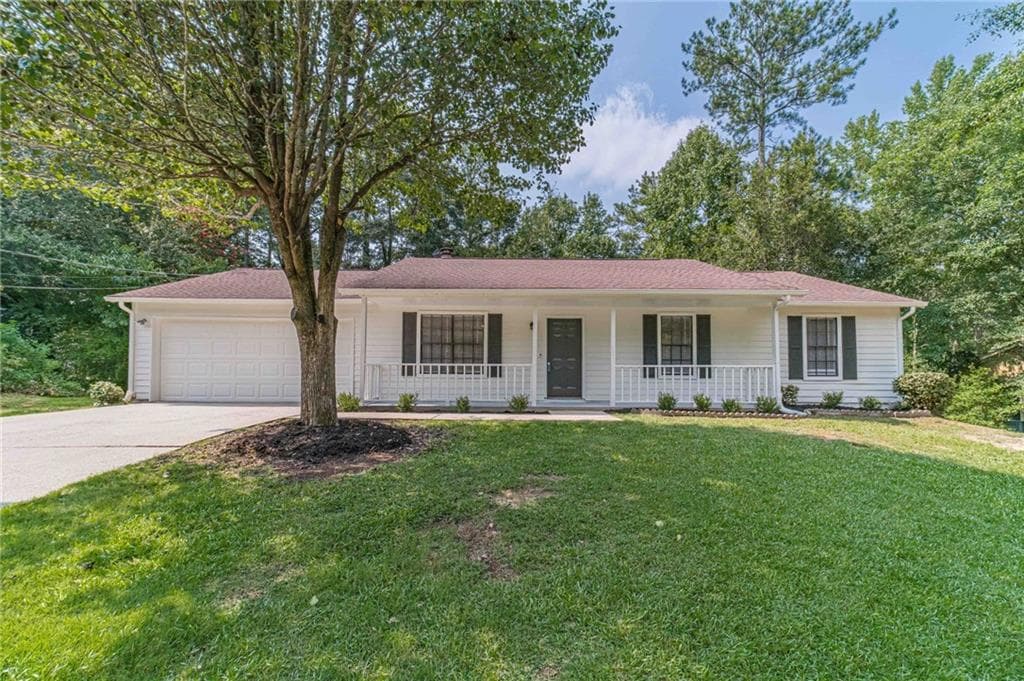 3 bedroom, 2 bathroom, 1,194 sq ft single family residence under contract at 2071 Walden Park Place, Snellville, GA 30078
