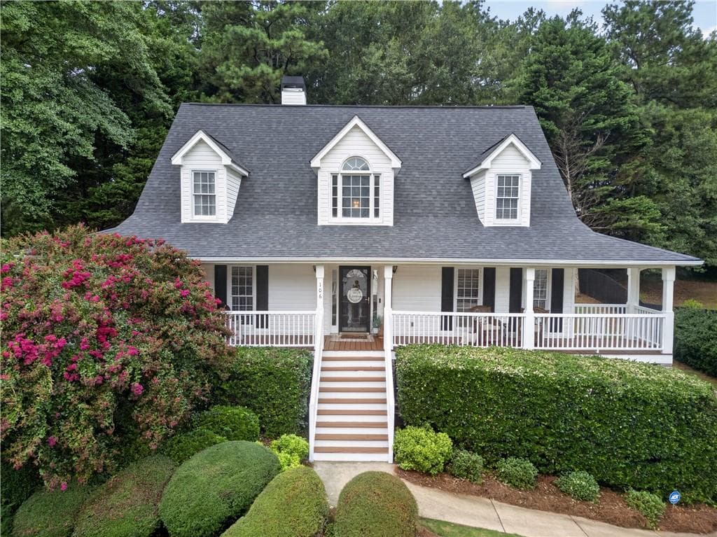 3 bedroom, 4 bathroom, 2,528 sq ft single family residence under contract at 106 Bexley Lane, Douglasville, GA 30134