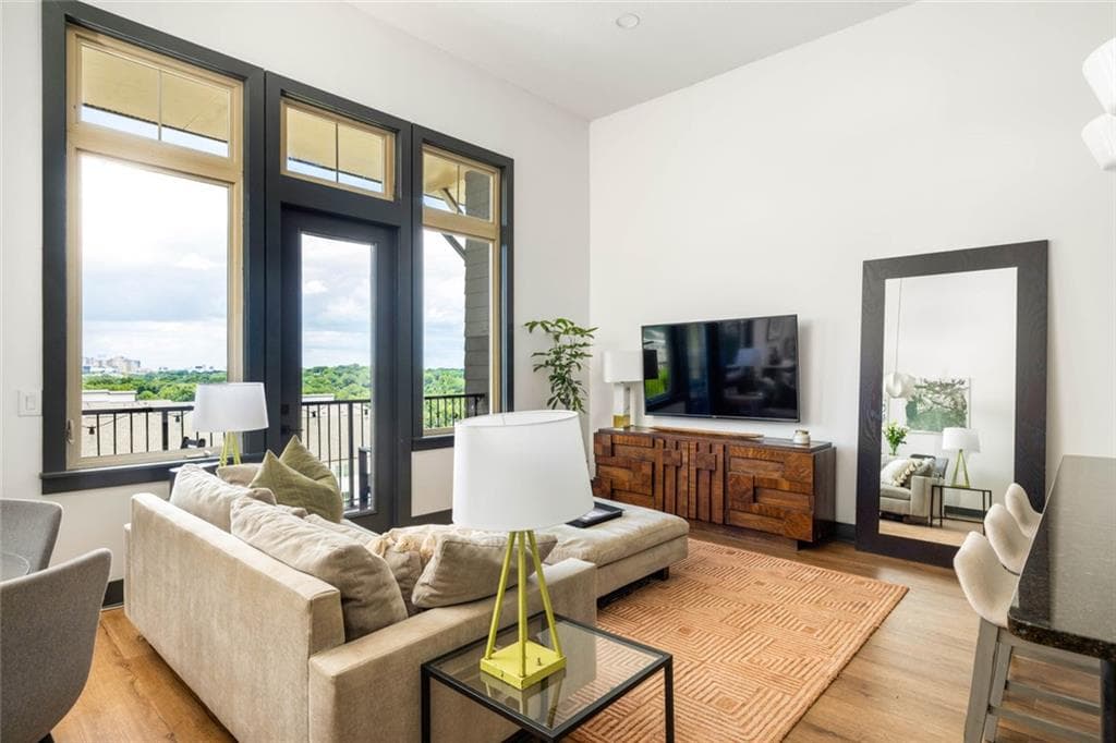 1 bedroom, 1 bathroom, 903 sq ft condominium under contract at 1195 Milton Terrace #4406, Atlanta, GA 30315
