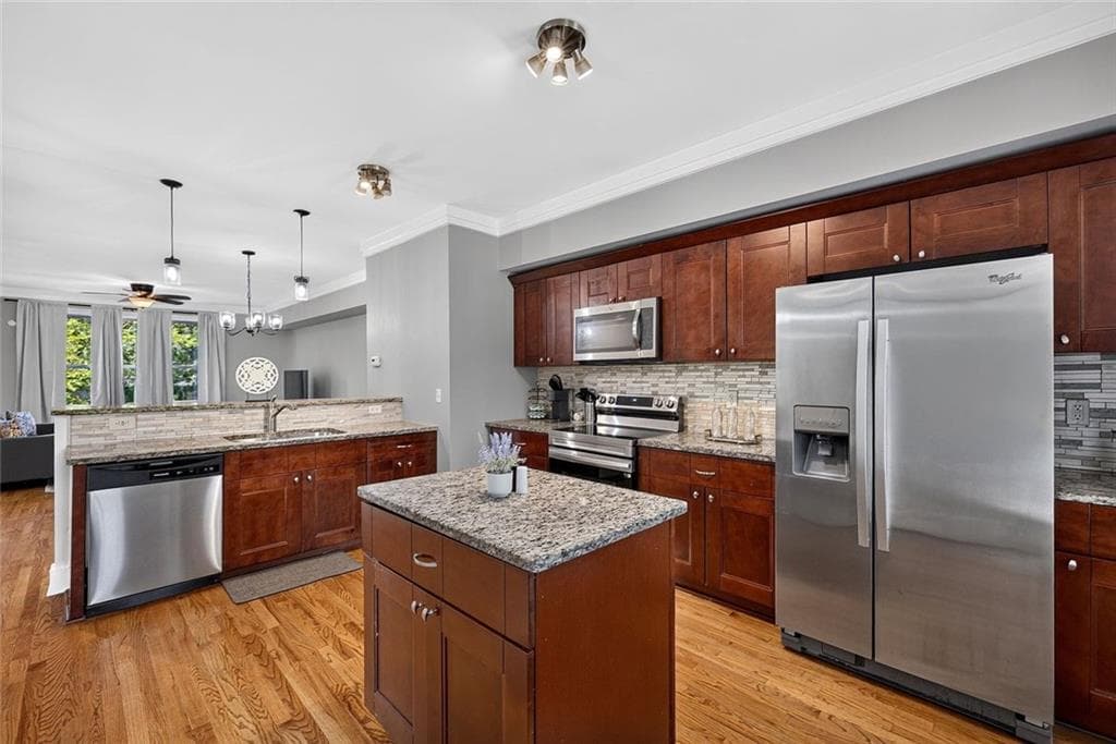 3 bedroom, 4 bathroom, 1,895 sq ft townhouse for sale at 816 Liberty Commons Drive, Atlanta, GA 30314
