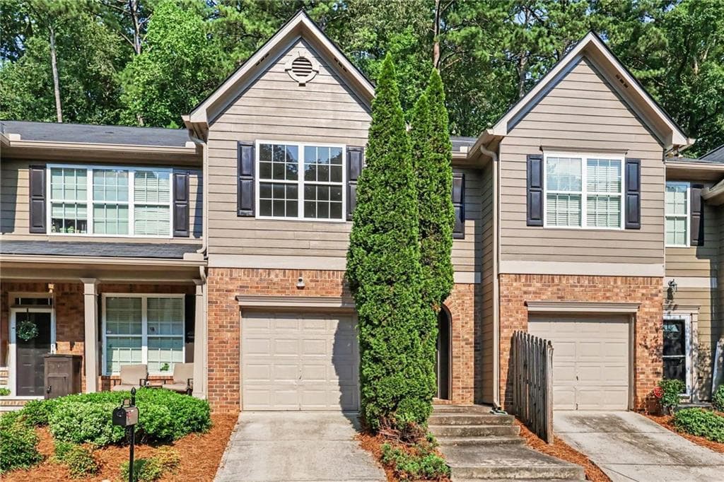 3 bedroom, 3 bathroom, 1,492 sq ft townhouse for sale at 2802 Ridgeview Drive, Atlanta, GA 30331